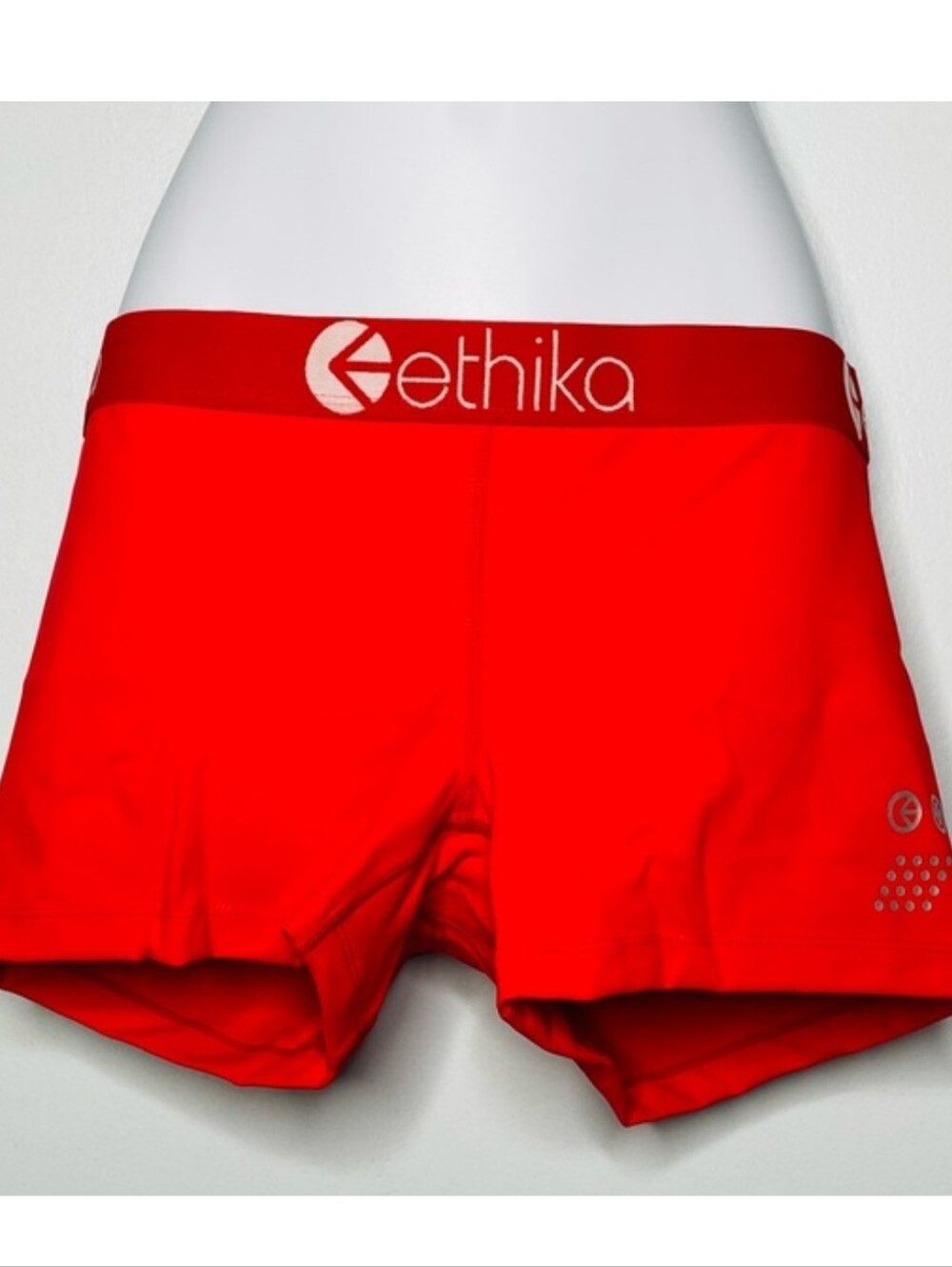 Women’s Ethika Shorts Subzero Performance Size Large Red